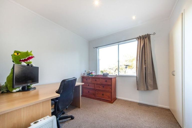 Photo of property in 329 Don Buck Road, Massey, Auckland, 0614