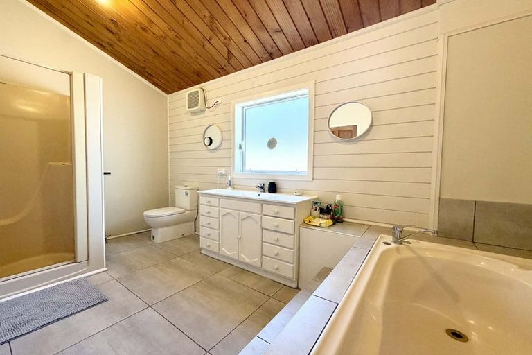 Photo of property in 11 Ropiha Street, Fitzroy, New Plymouth, 4312