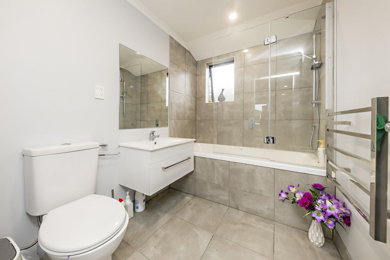 Photo of property in 51 Tawhiti Road, Pukekohe, 2120