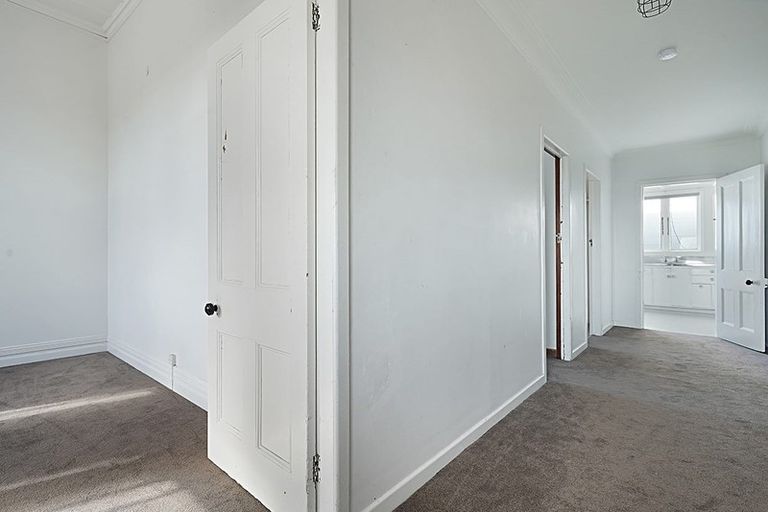 Photo of property in 40 West Coast Road, Glen Eden, Auckland, 0602