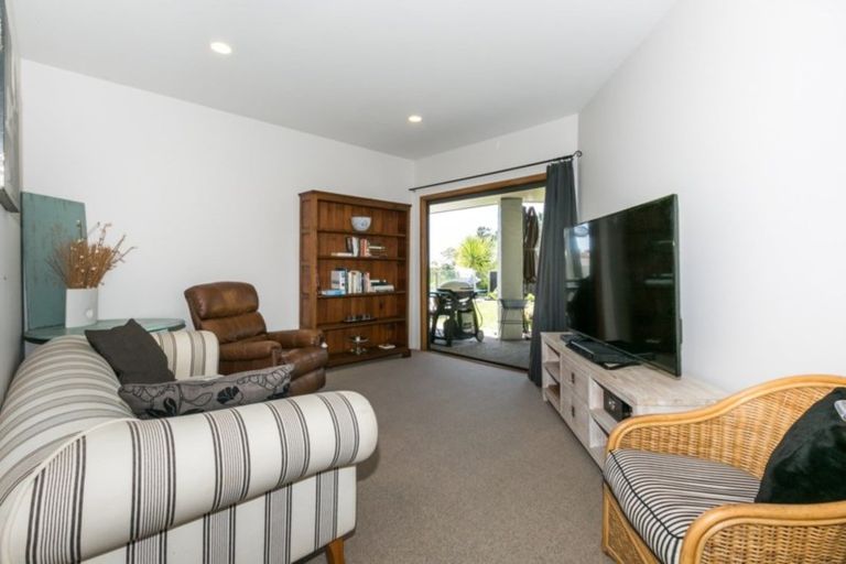 Photo of property in 54 Hikanui Drive, Havelock North, 4130