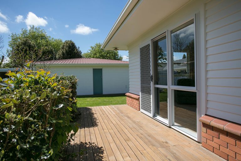 Photo of property in 20 Clare Street, Cambridge, 3434