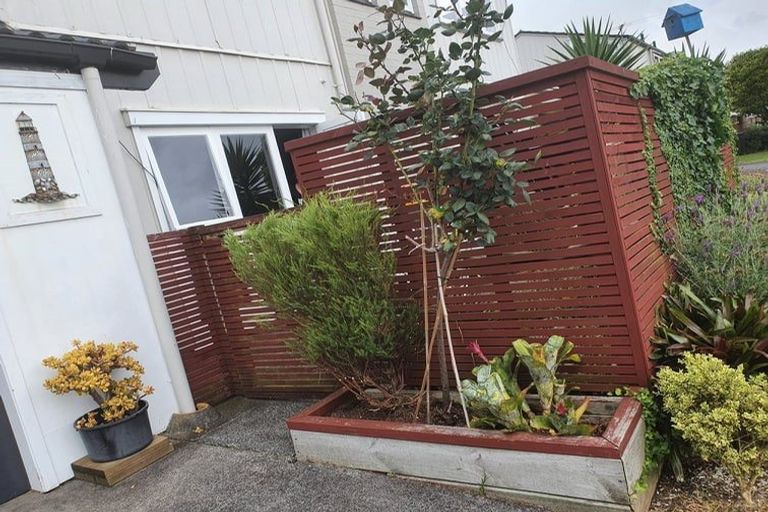 Photo of property in 11 Elm Street, Waiuku, 2123