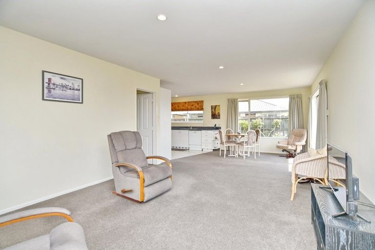 Photo of property in 1/6 Kohuhu Lane, Burwood, Christchurch, 8083