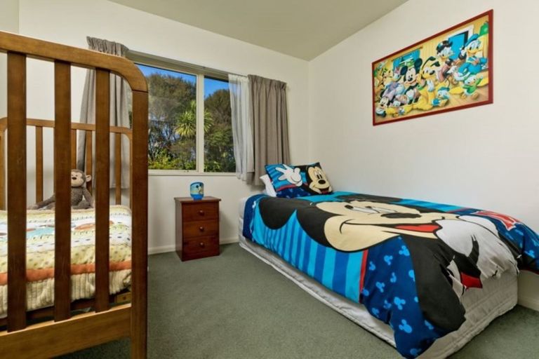 Photo of property in 133 Awaroa Road, Sunnyvale, Auckland, 0612