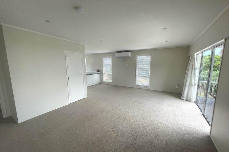 Photo of property in 2/2 Pine Terrace, Howick, Auckland, 2014