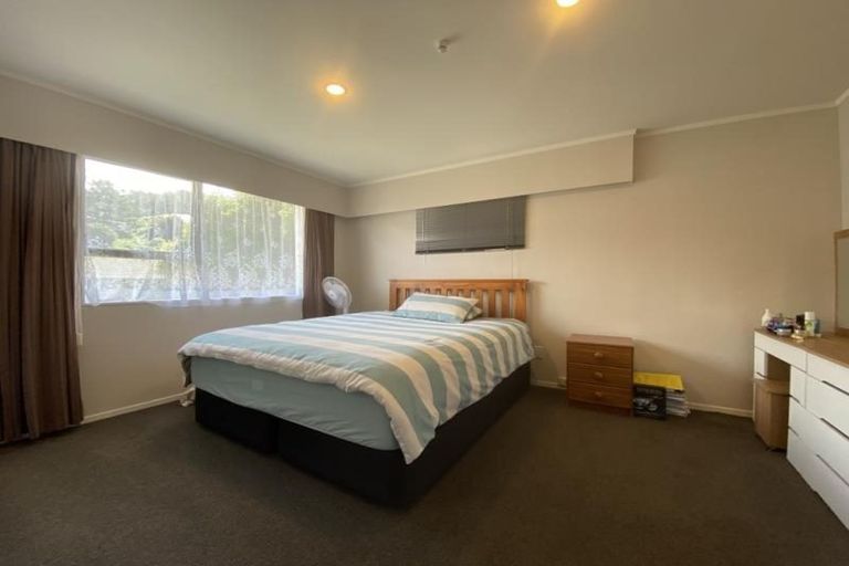 Photo of property in 34 Percy Dyett Drive, Karori, Wellington, 6012