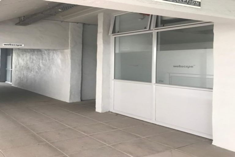 Photo of property in 19 Blake Road, Mangere East, Auckland, 2024