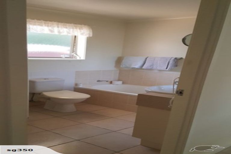 Photo of property in 5/262 Centreway Road, Orewa, 0931