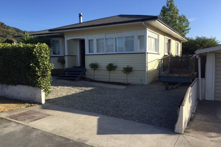 Photo of property in 32 Tukuka Street, Nelson South, Nelson, 7010