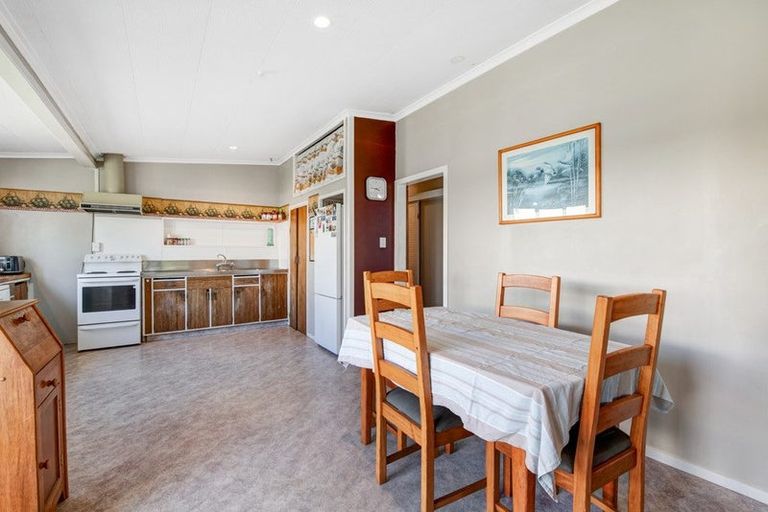 Photo of property in 17 Parakai Avenue, Parakai, 0830