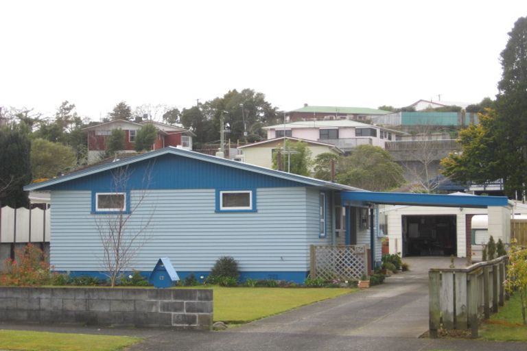 Photo of property in 16 Bromley Place, Westown, New Plymouth, 4310