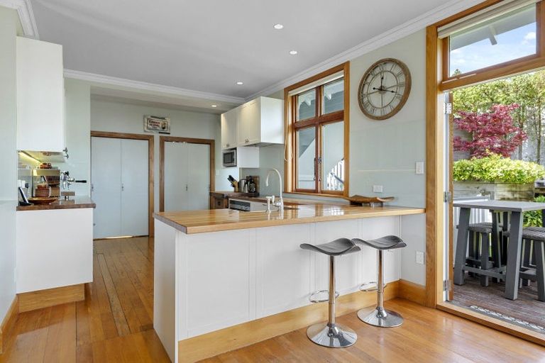 Photo of property in 126 Hackthorne Road, Cashmere, Christchurch, 8022