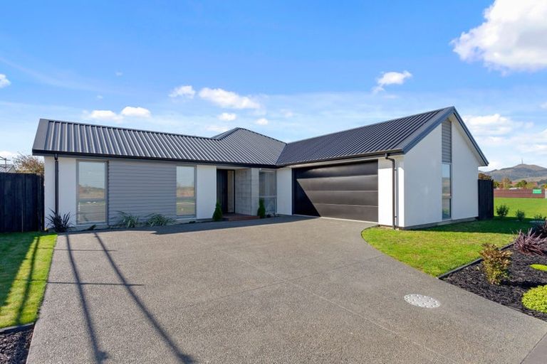 Photo of property in 13 Brandon Close, Rangiora, 7400