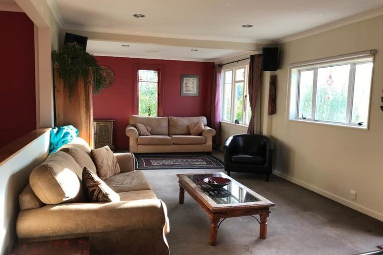 Photo of property in 92 Milton Terrace, Picton, 7220