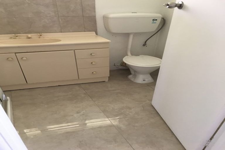 Photo of property in 11 Matipo Road, Mairangi Bay, Auckland, 0630