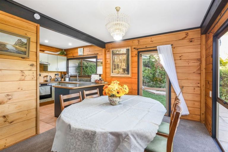 Photo of property in 2 Ramsey Place, Karori, Wellington, 6012