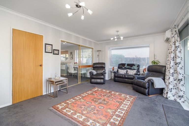 Photo of property in 2/17 Molesworth Place, Somerfield, Christchurch, 8024