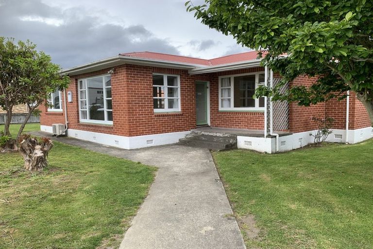 Photo of property in 21 Stanley Street, Levin, 5510