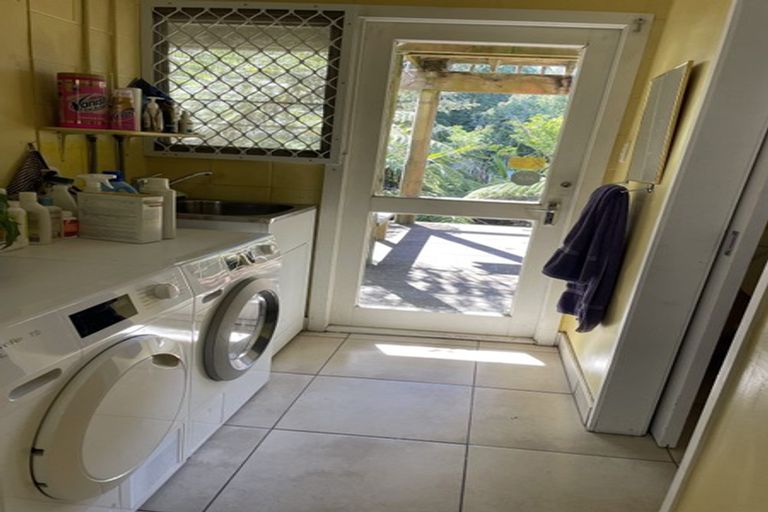 Photo of property in 27 Reynolds Place, Torbay, Auckland, 0630