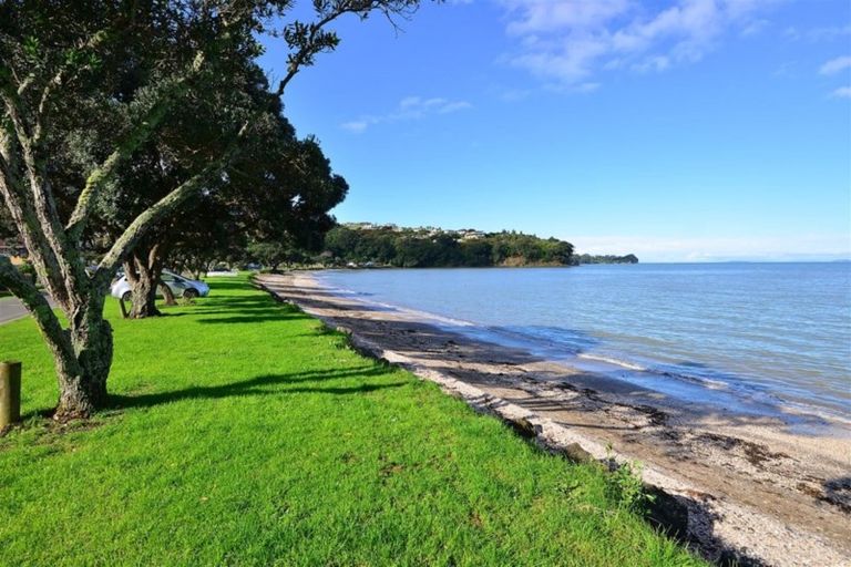 Photo of property in 1043 Whangaparaoa Road, Tindalls Beach, Whangaparaoa, 0930