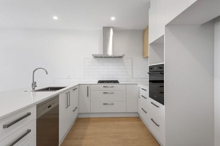 Photo of property in 12 George Cole Lane, Takanini, 2112