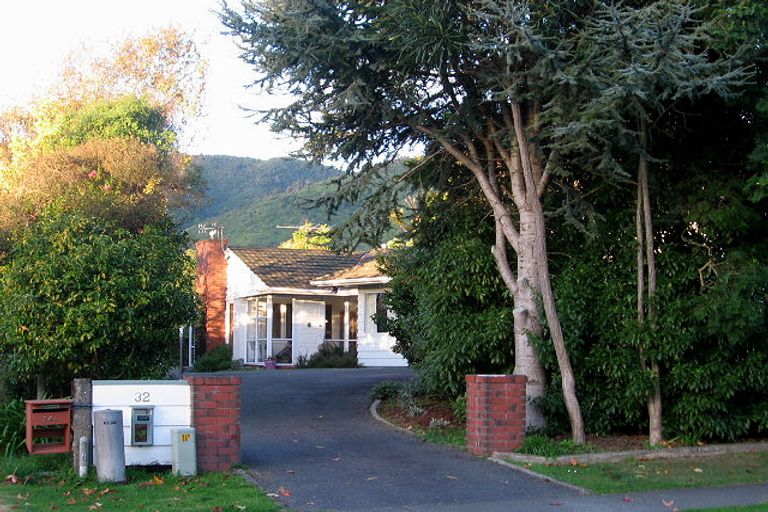 Photo of property in 32 Karu Crescent, Waikanae, 5036