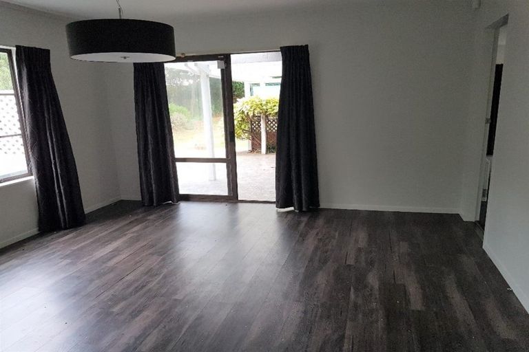 Photo of property in 32 Shackle Lane, Whitby, Porirua, 5024