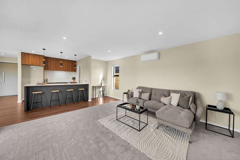 Photo of property in 21 Ellmers Street, Woodend, 7691