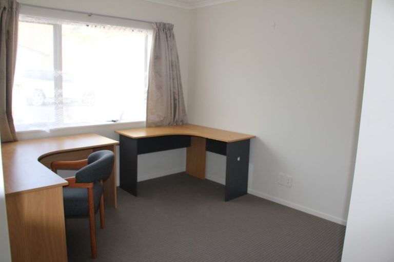 Photo of property in 20 Havana Rise, Grenada Village, Wellington, 6037