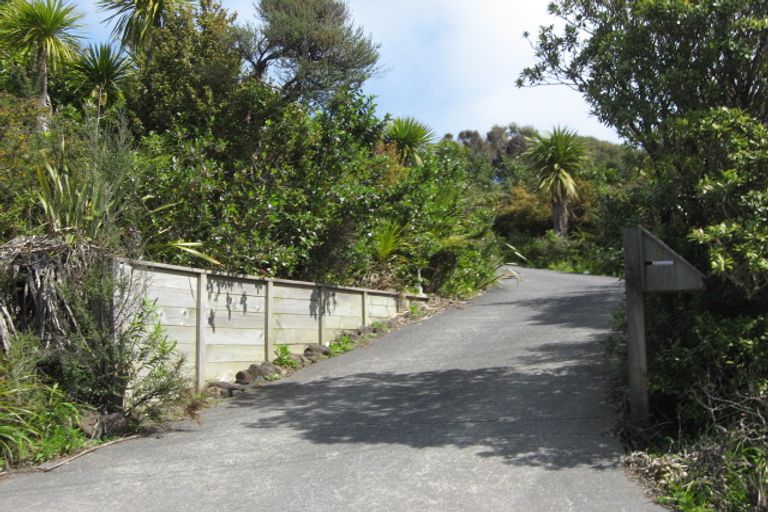 Photo of property in 8 Log Race Road, Piha, New Lynn, 0772