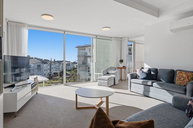 Photo of property in 156 Landmark Terrace, Orewa, 0931
