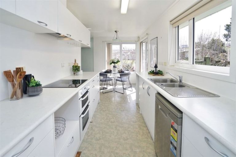 Photo of property in 441 Kahikatea Drive, Dinsdale, Hamilton, 3204