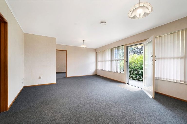 Photo of property in 3/77 Royal View Road, Te Atatu South, Auckland, 0610