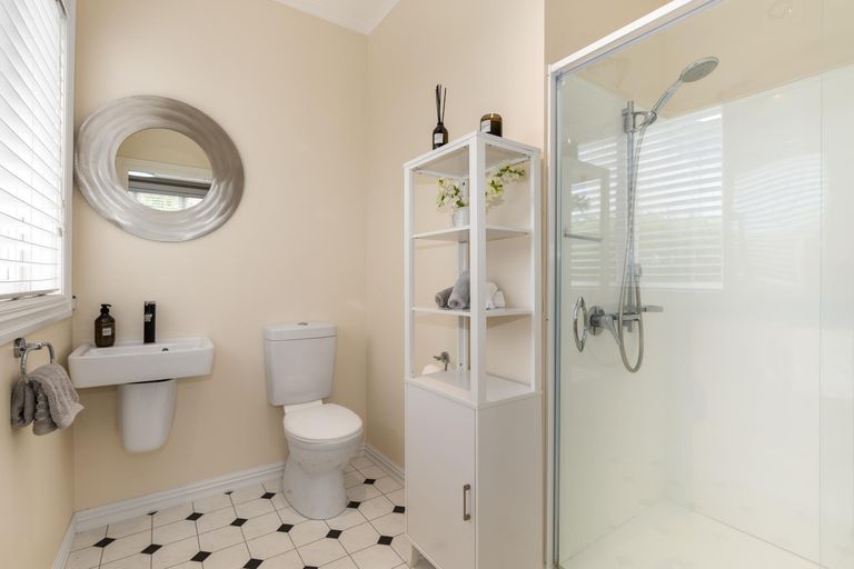 Photo of property in 155 Victoria Street, Cambridge, 3434