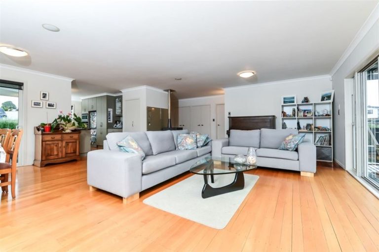 Photo of property in 31 Mareretu Avenue, Patumahoe, Pukekohe, 2679