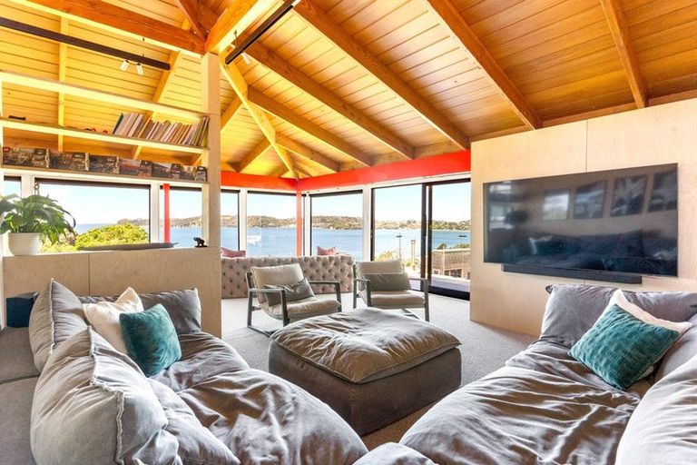 Photo of property in 1/3 Swann Beach Road, Stanmore Bay, Whangaparaoa, 0932