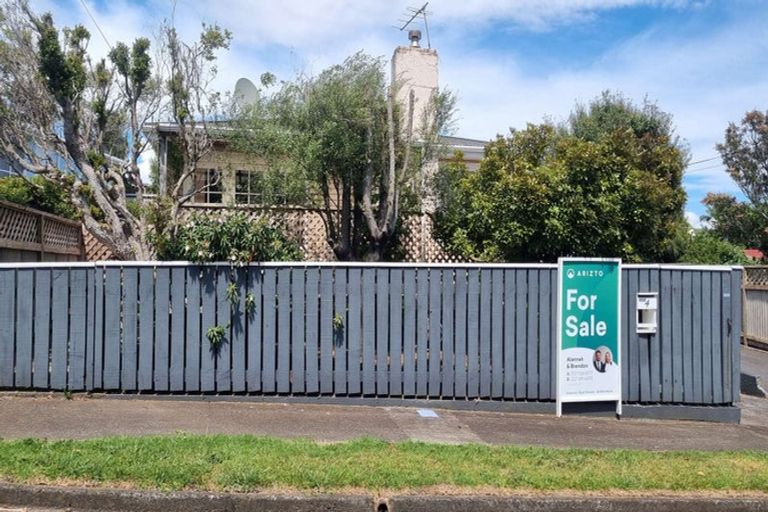 Photo of property in 4 Sardinha Place, Marfell, New Plymouth, 4310