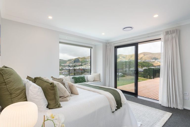 Photo of property in 54 Farnworth Terrace, Glenside, Wellington, 6037