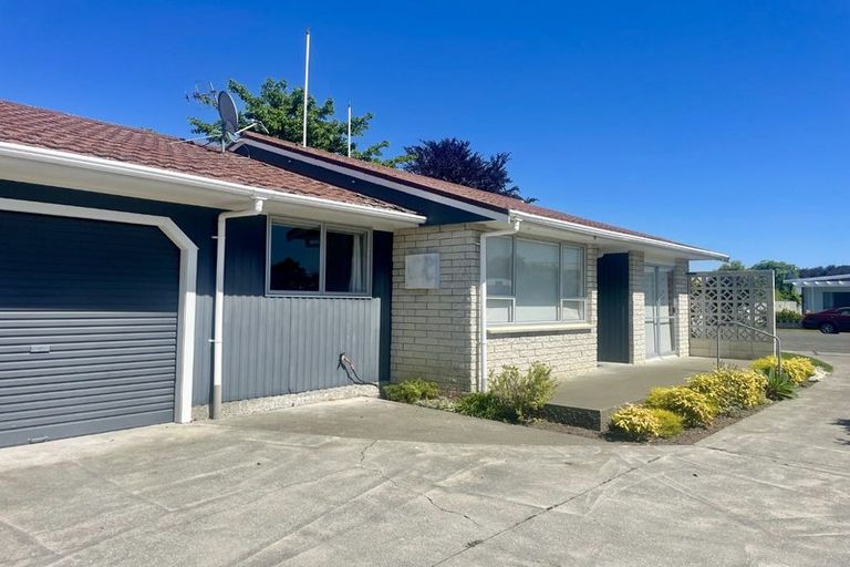 Photo of property in 2/114 Mcleod Street, Camberley, Hastings, 4120