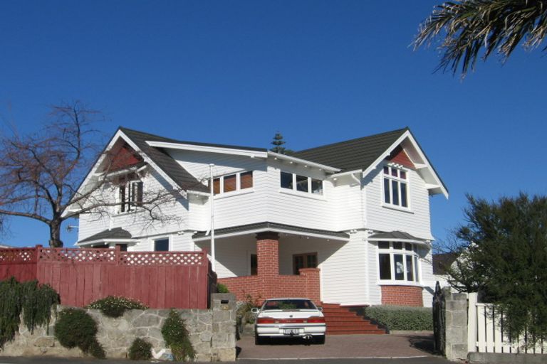 Photo of property in 18 Lincoln Road, Bluff Hill, Napier, 4110