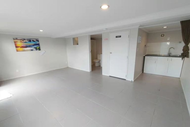 Photo of property in 4 Clunie Place, Highland Park, Auckland, 2010