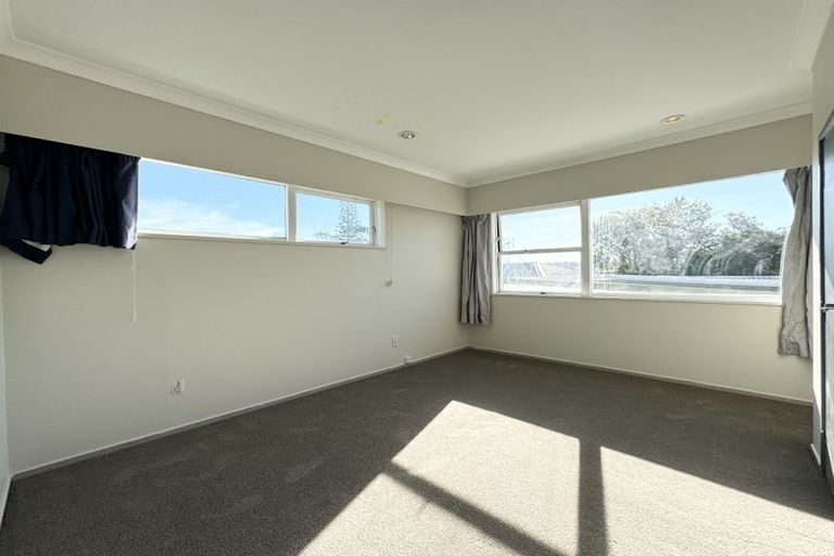 Photo of property in 92 Bond Crescent, Forrest Hill, Auckland, 0620
