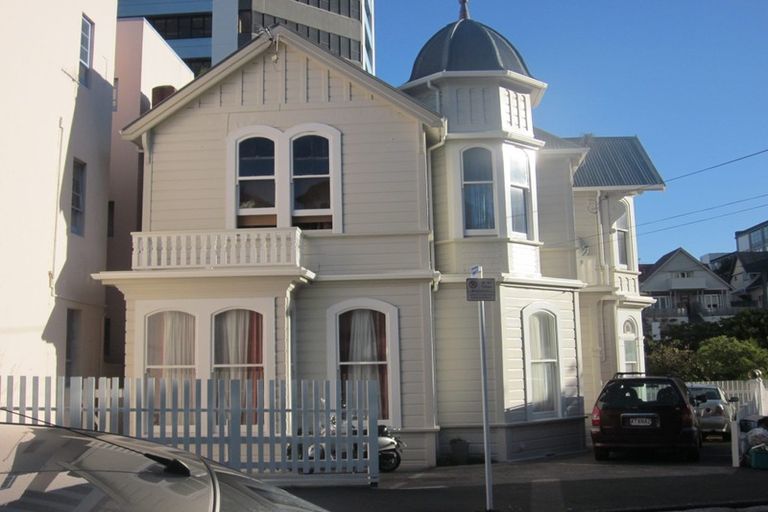 Photo of property in 18 Portland Crescent, Thorndon, Wellington, 6011