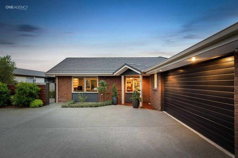 Photo of property in 8 Amy Place, Rangiora, 7400