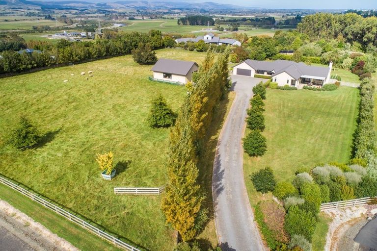 Photo of property in 25 Riverview Lane, Ashhurst, Palmerston North, 4470