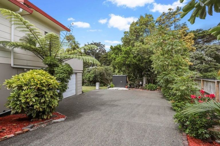 Photo of property in 43 Vintage Drive, Henderson, Auckland, 0612