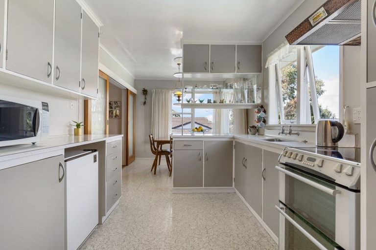 Photo of property in 109 Sandspit Road, Shelly Park, Auckland, 2014