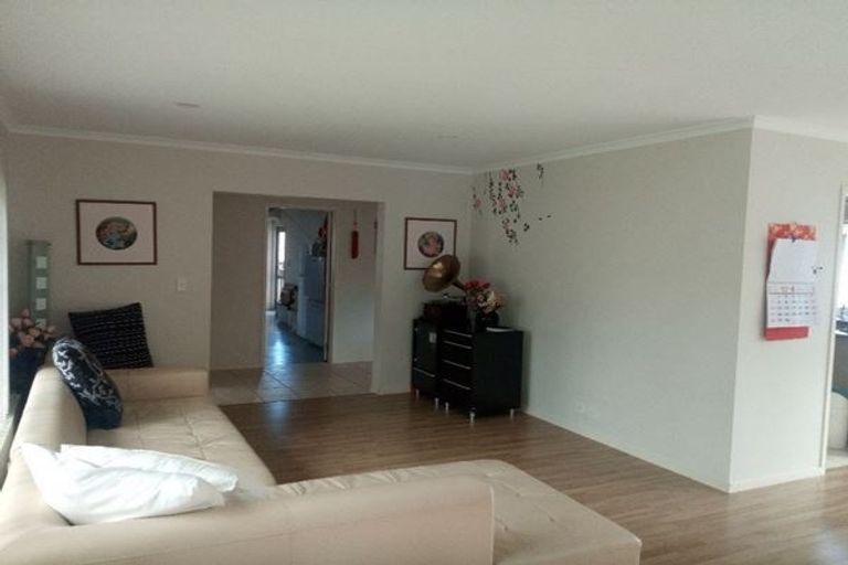 Photo of property in 8 Stellamaris Way, Northpark, Auckland, 2013