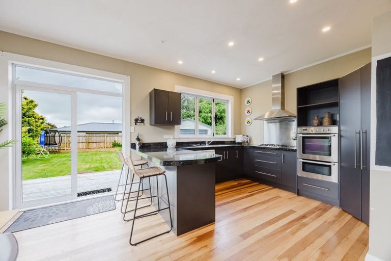 Photo of property in 14 Francis Drake Street, Waipukurau, 4200